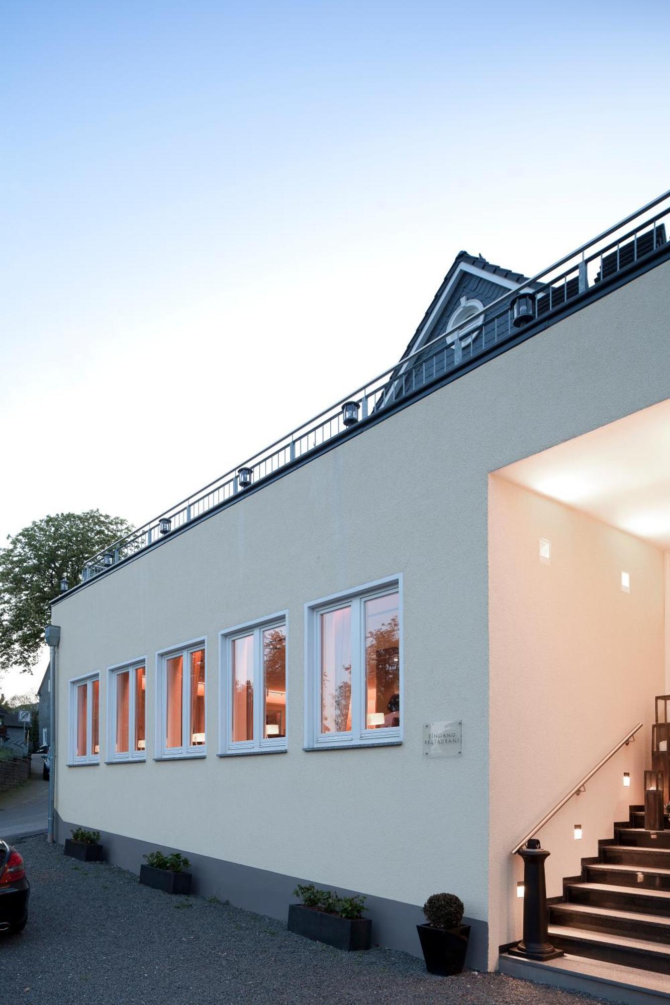 Zu Den Drei Linden Hotel Wermelskirchen Bagian luar foto