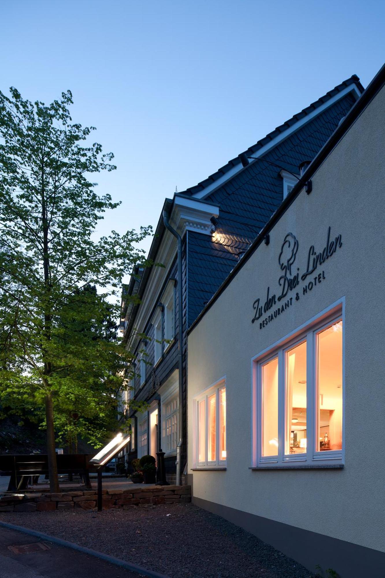 Zu Den Drei Linden Hotel Wermelskirchen Bagian luar foto