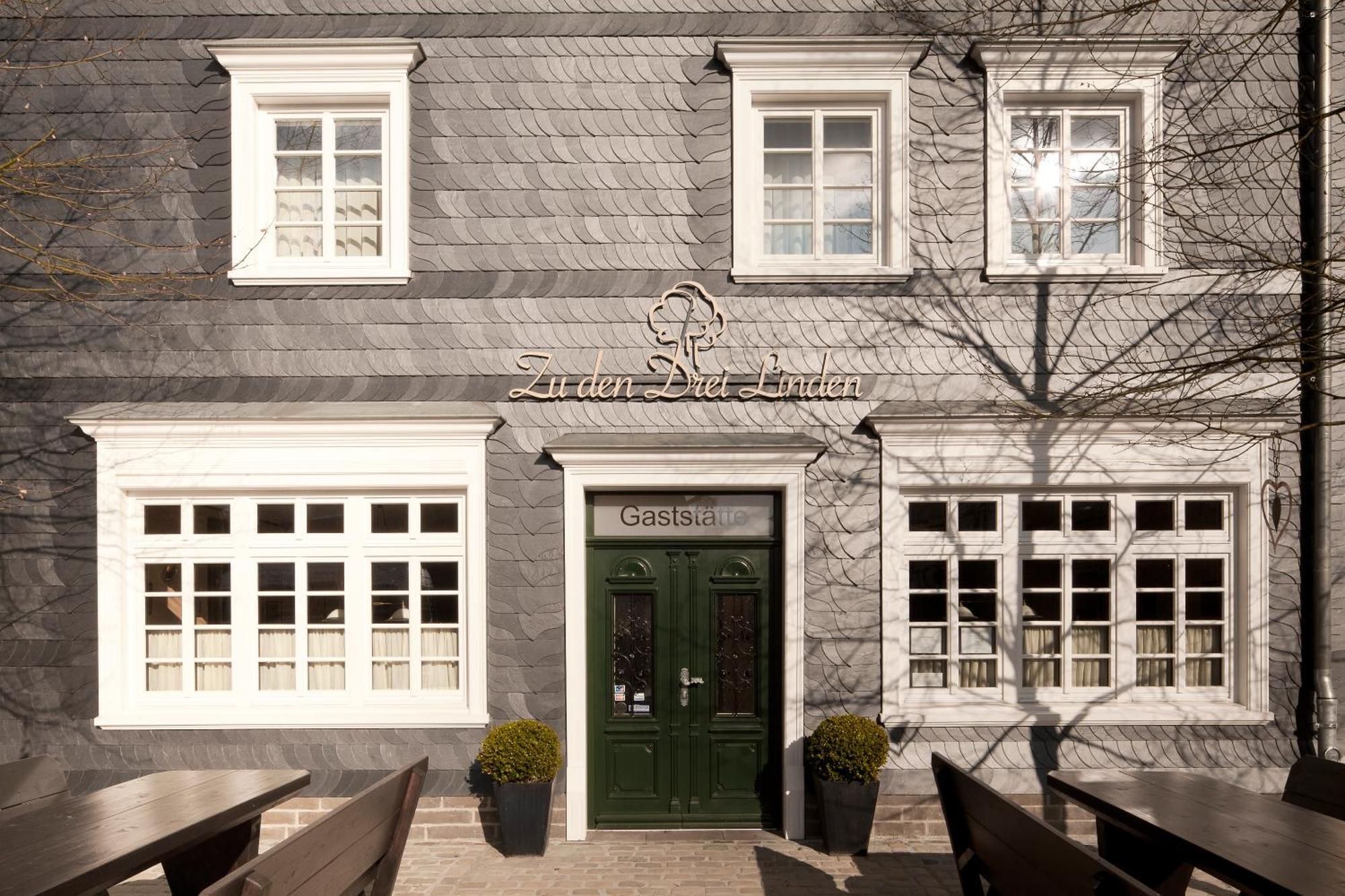 Zu Den Drei Linden Hotel Wermelskirchen Bagian luar foto
