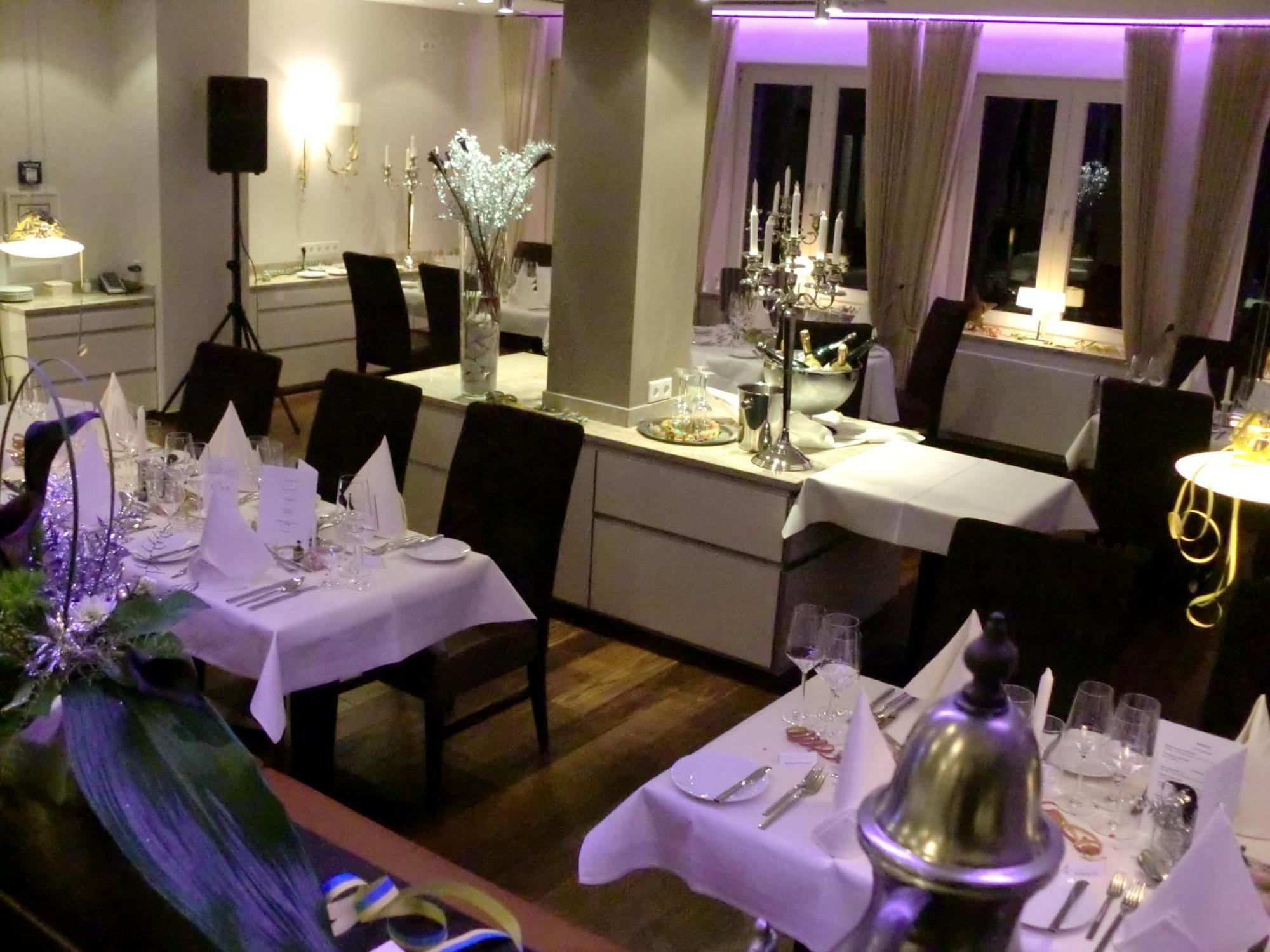 Zu Den Drei Linden Hotel Wermelskirchen Bagian luar foto
